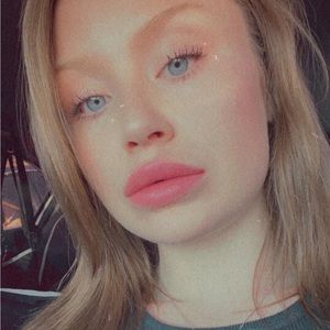 Meet your Posher, Livvi